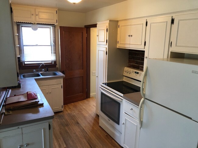 Three Bedroom Home in Quiet NE Rochester M... - Three Bedroom Home in Quiet NE Rochester M...
