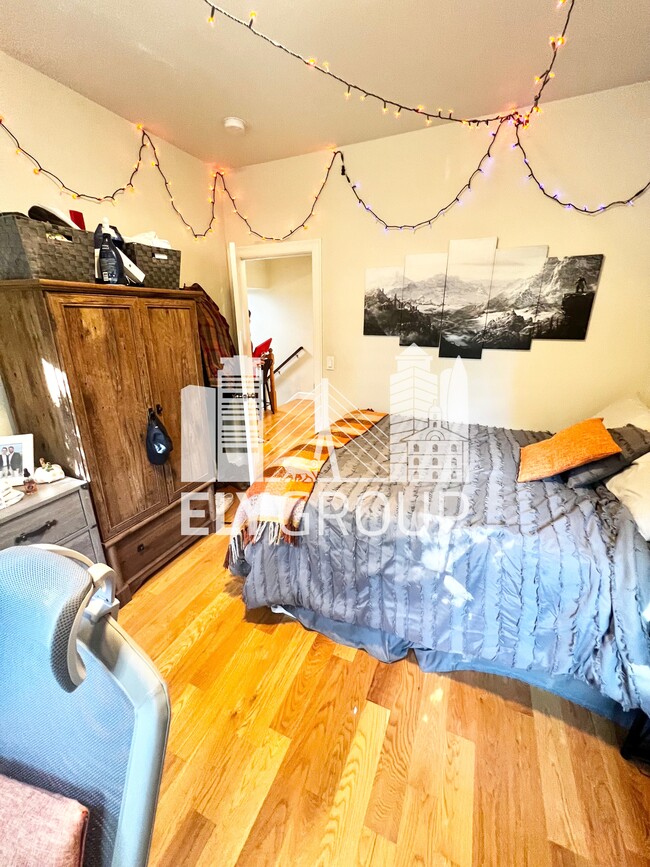 Building Photo - 8 Gilmore St Unit 1