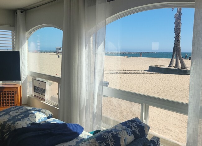 Photo - 1319 Seal Way Unidad A