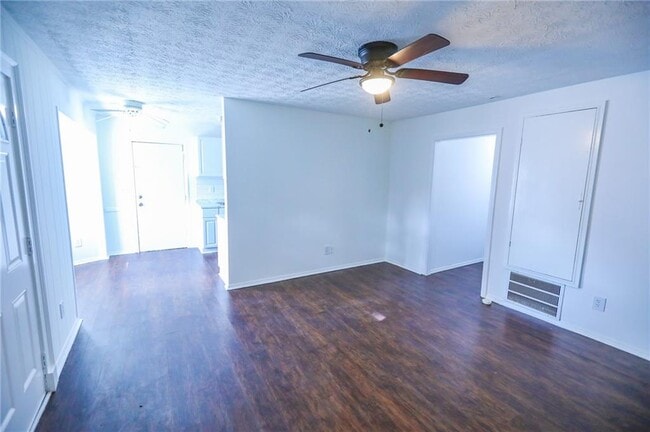 Photo - 1967 Singer Way