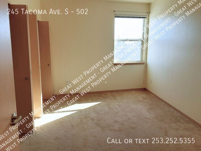 Photo - 245 Tacoma Ave S Unidad 502