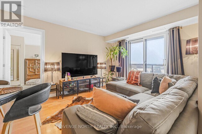 Photo - 314 Central Park Dr Unité 812