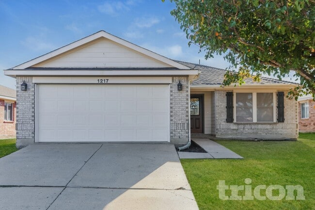 Building Photo - 332 Rockcrest Dr