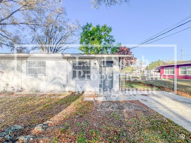 Building Photo - 5852 Olender Dr