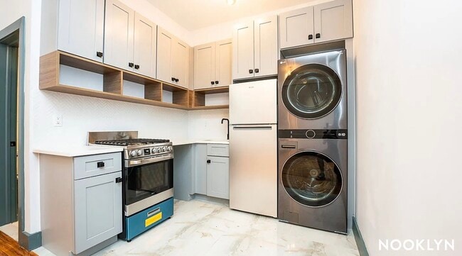 Photo - 52 Monitor St Unit 2R