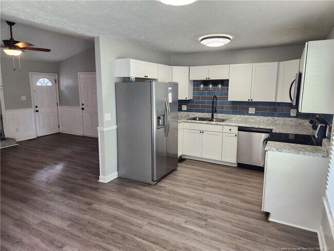 Photo - 925 Winterberry Dr