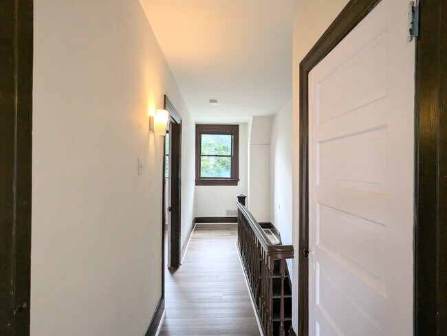 Photo - 229 N Graham St Unidad 2