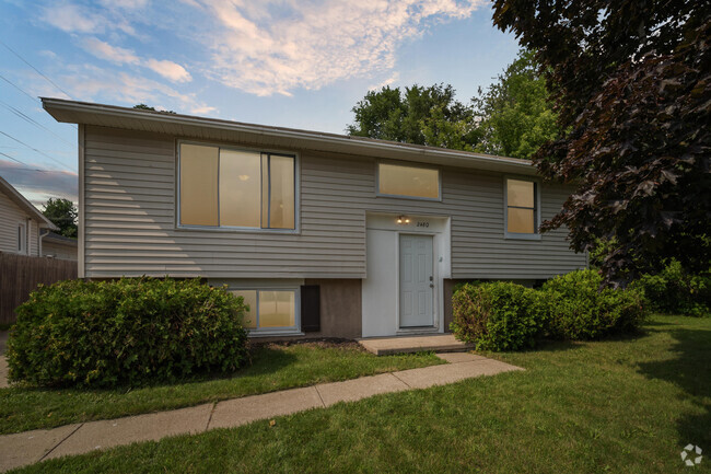 Building Photo - 2480 Collegewood St Rental
