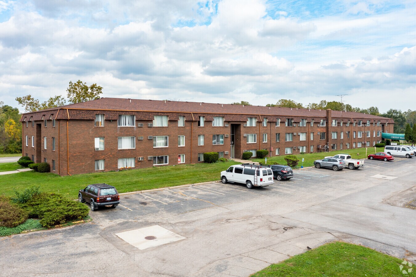 Chestnut Hills - Chestnut Hills Apartments