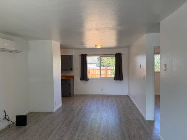 Photo - 214 N 55th St