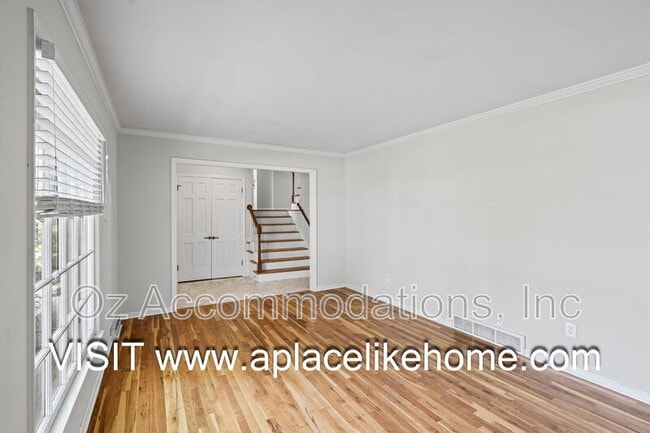 Photo - 8211 W 97th St