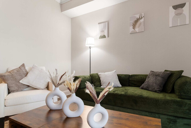 Photo - 590 James Maxwell Rd Unit ID1346971P