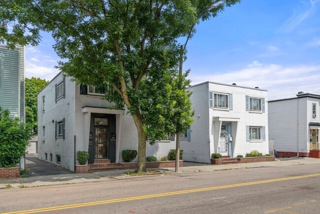 Building Photo - 838 Saratoga St Unit 2 Rental