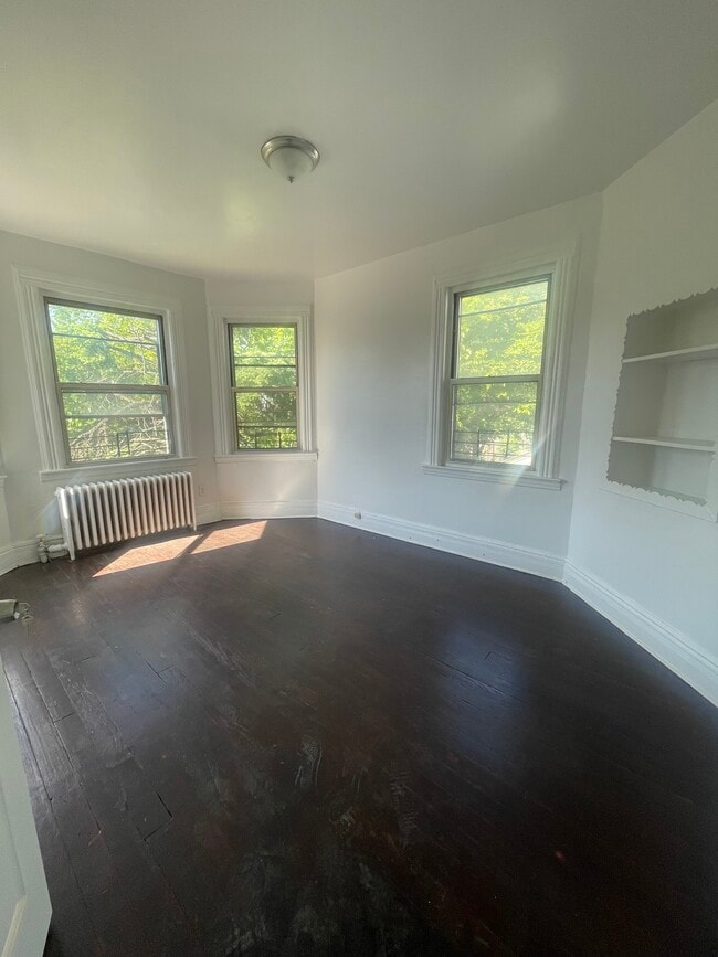 Building Photo - 16 Van Buren St Unit 16 van buren street