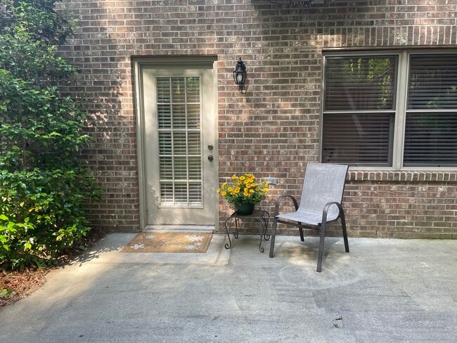 Photo - 3280 Midkiff Rd Unit 1