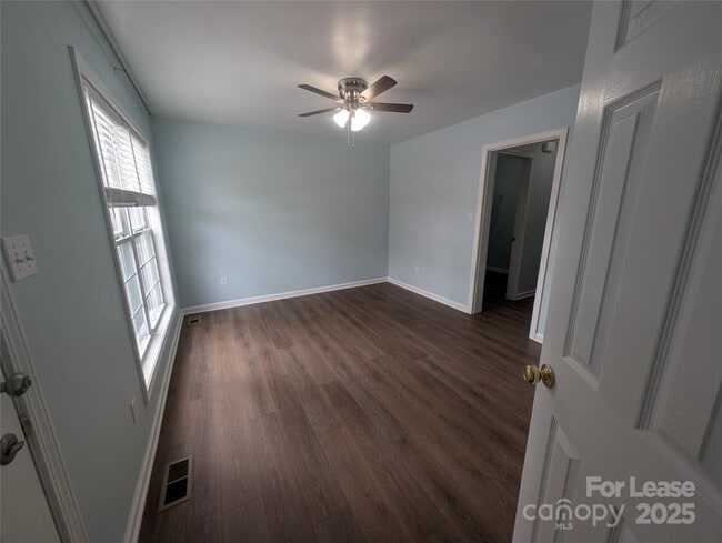 Photo - 1505 Flintwood Dr