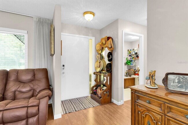 Photo - 10531 Meadow Hill Dr