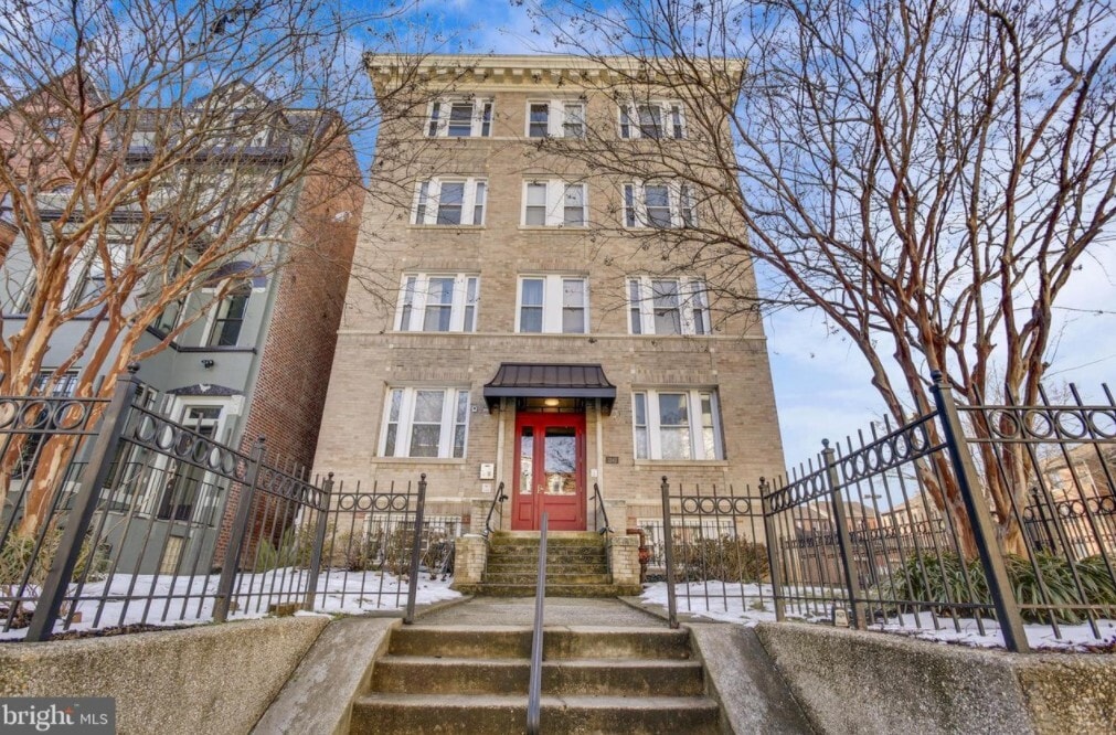 Photo - 1340 Fairmont St NW (Washington, DC)
