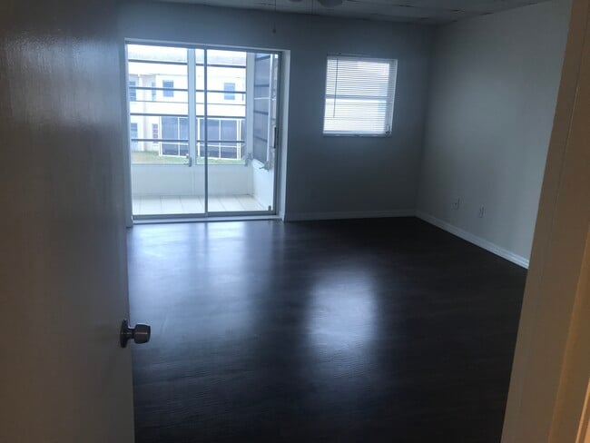 Building Photo - 3106 Harbor Blvd Unit 2B