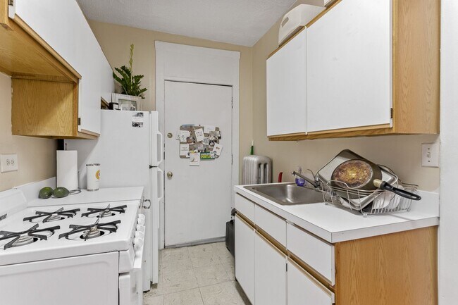 Photo - 2233 N Bissell St Unit 1E