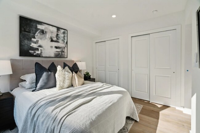 Photo - 1901 Hope St Unit 1