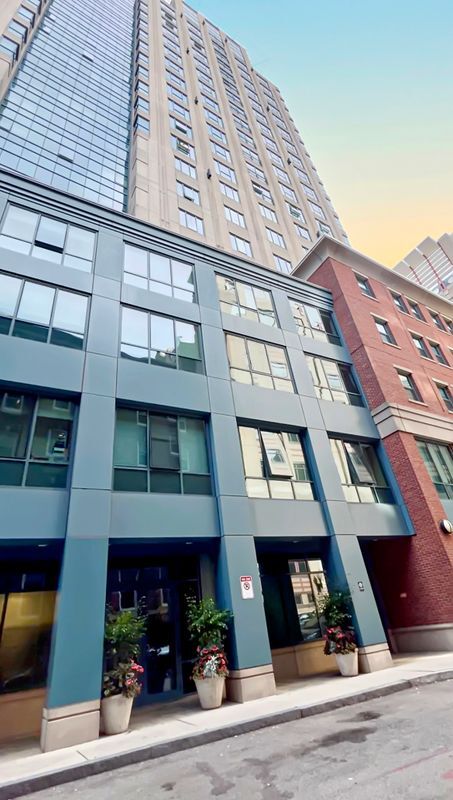 Building Photo - 1 Nassau St