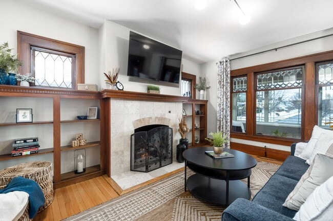 Photo - 3331 James St