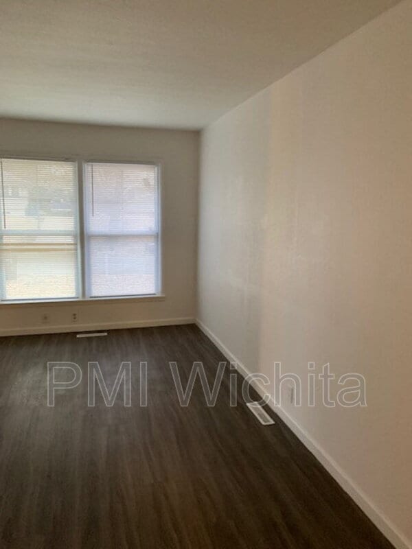 Photo - 2328 S Broadview St