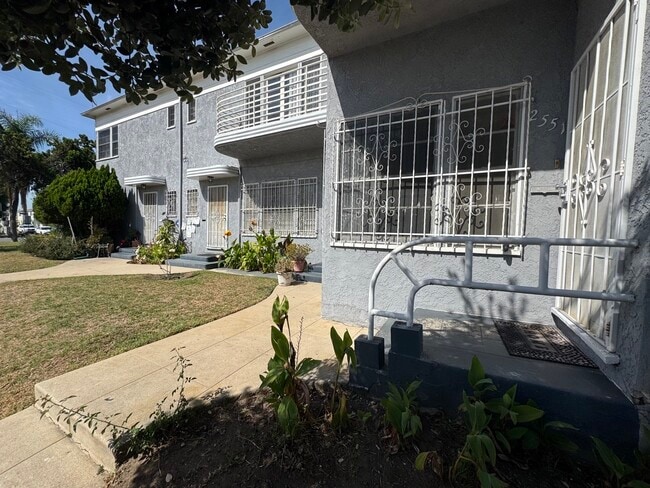 Photo - 2551 6th Ave Unit 2551