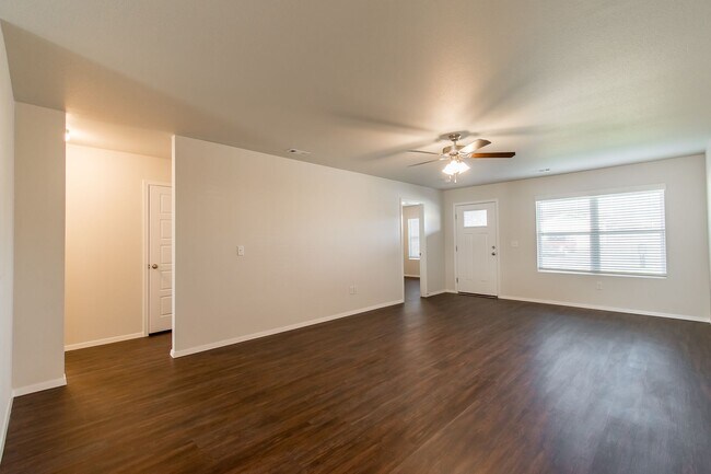 Photo - Band New 4 Bedroom Home in Lincoln!