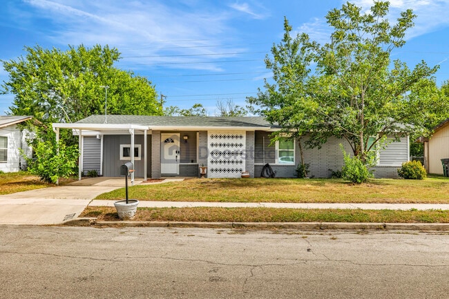 Building Photo - 7023 Westville Dr Rental