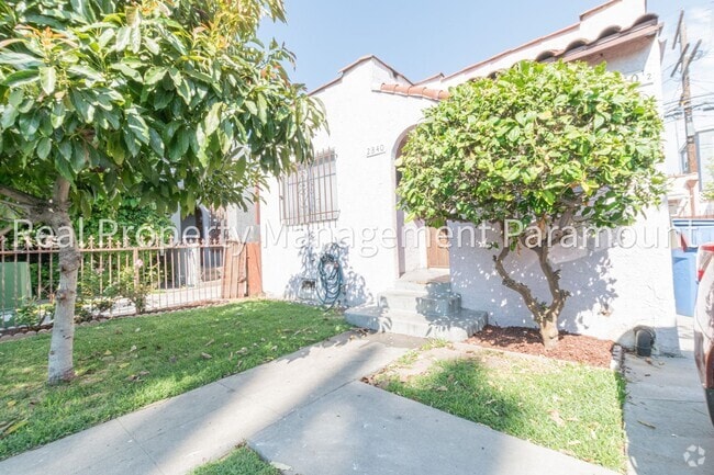 Building Photo - 2840 S Mansfield Ave Unit 2840 S Mansfield Ave Rental