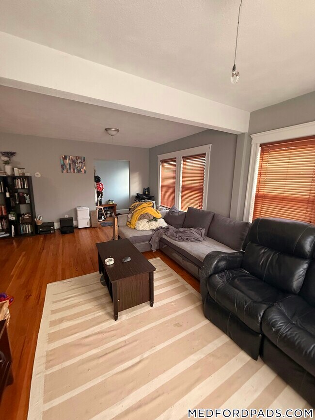 Photo - 2 Goldsmith Ave Unit 1