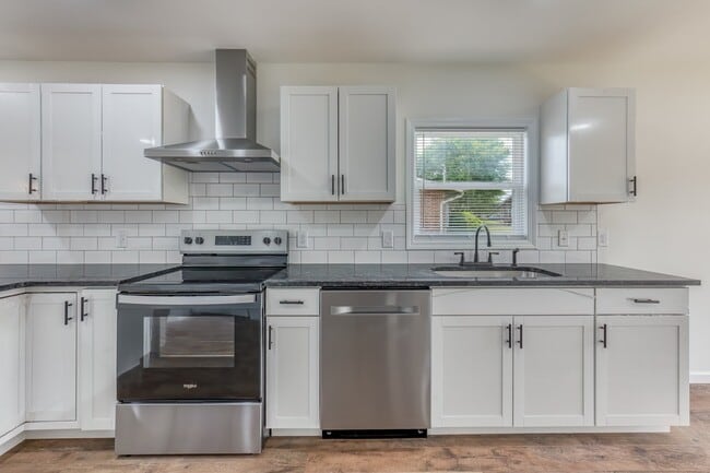 Photo - 107 Bettie St