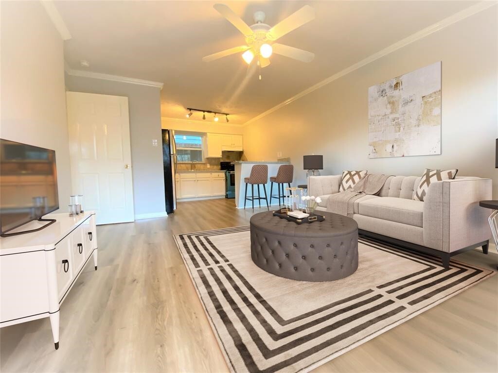 Photo - 911 Byrne St