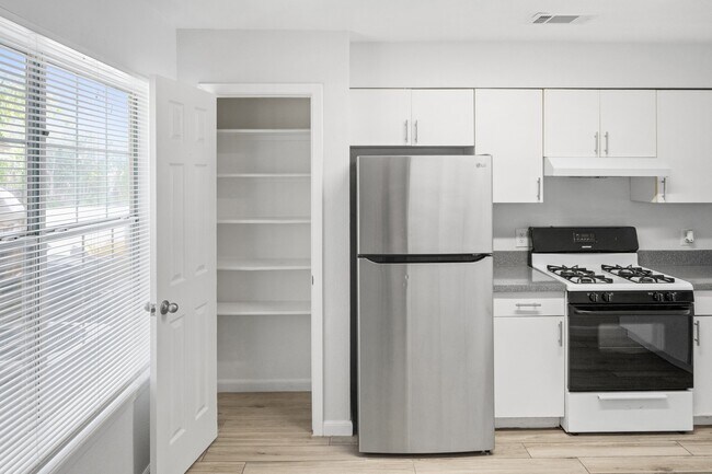 300 Veterans Dr Unit D