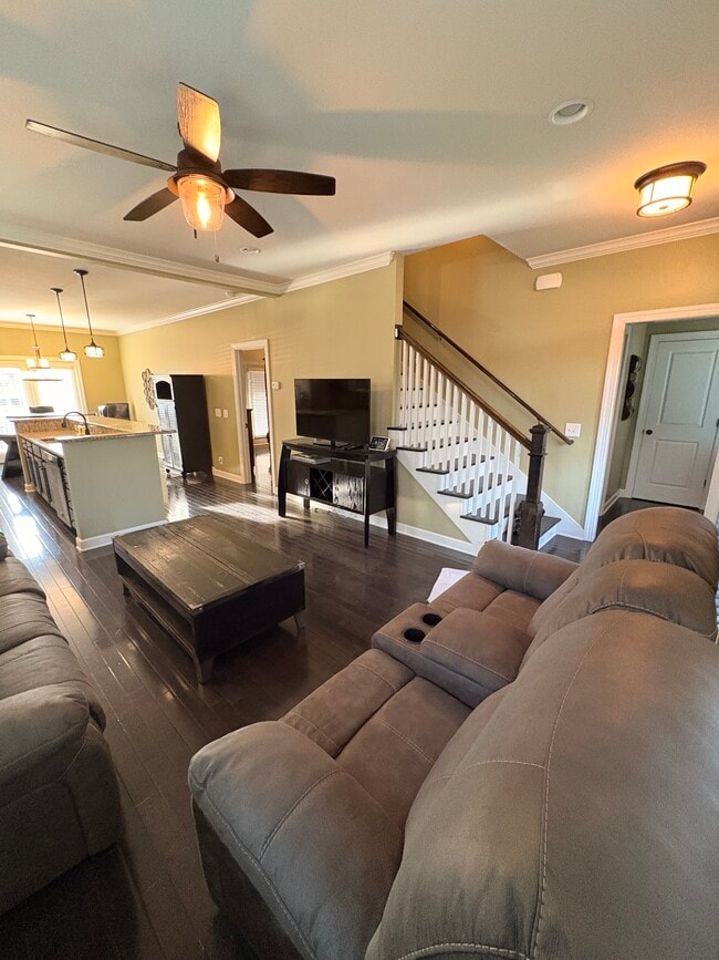 Photo - 361 9th Ave N