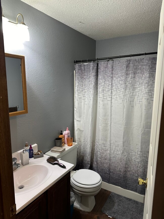 Photo - 610 14th St NE Unidad 4plex