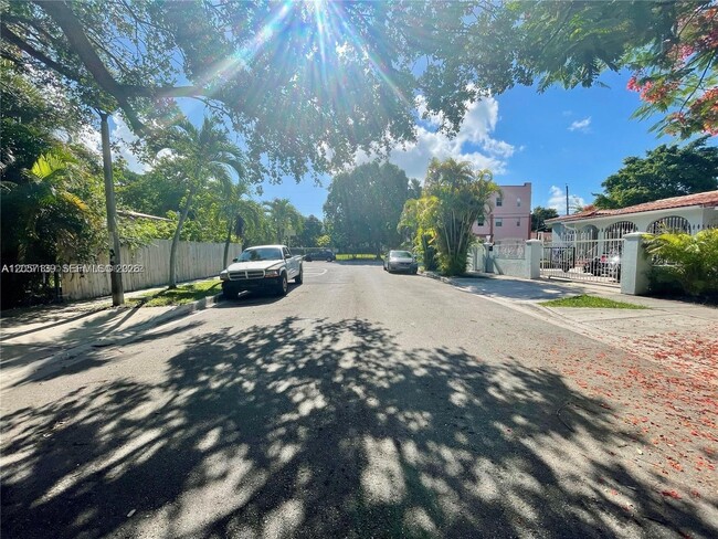 Photo - 1520 SW 10th St