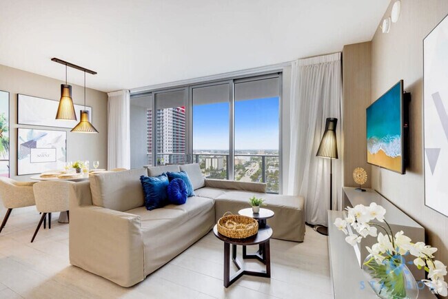 Building Photo - 4010 S Ocean Dr Unit ID1227206P Rental