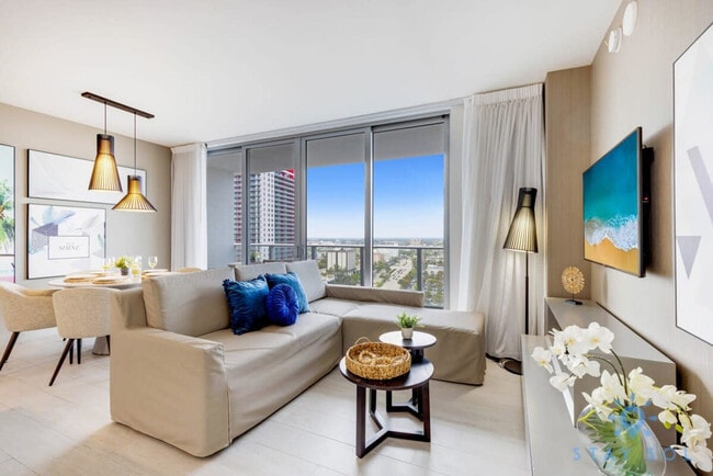 Building Photo - 4010 S Ocean Dr Rental