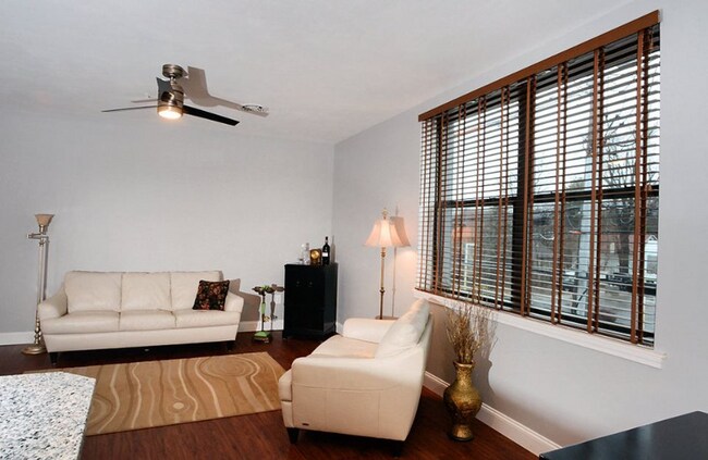 Photo - 201 S Main St Unidad 12