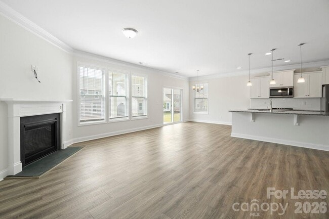 Photo - 1024 Arbury Way