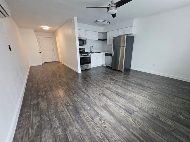 Photo - 4406 Avenue C