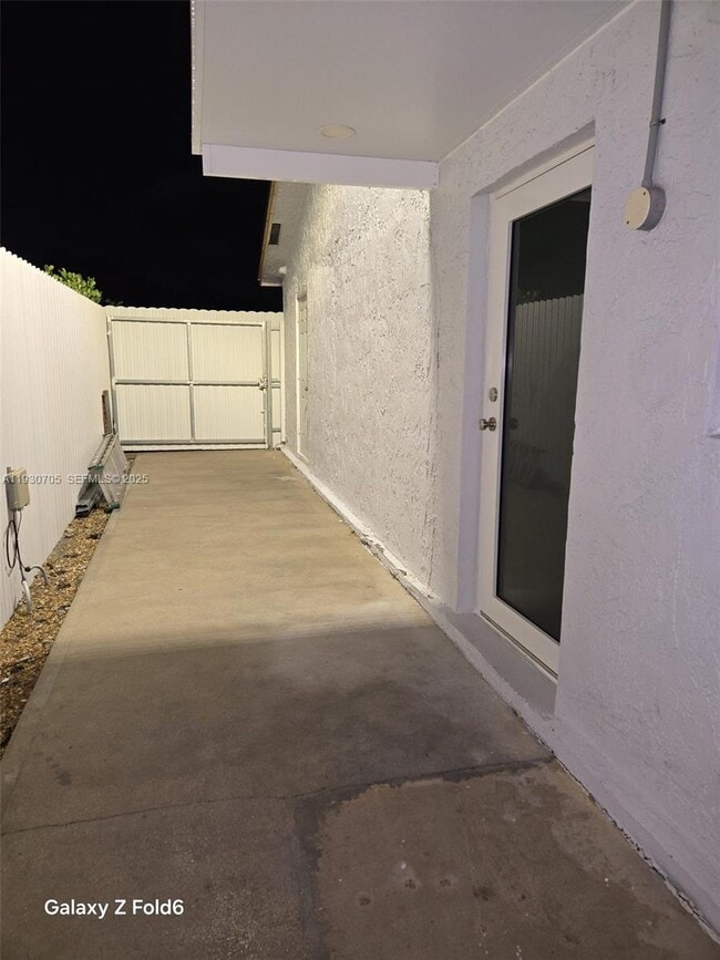 Building Photo - 19251 NW 61st Ave Unit 19251