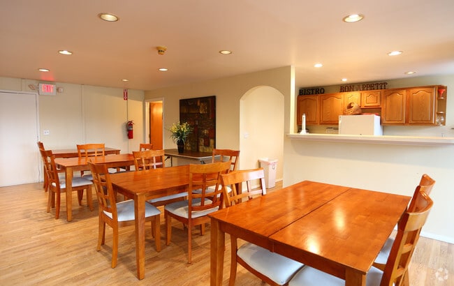 Interior Photo - Lakeshore Preserve