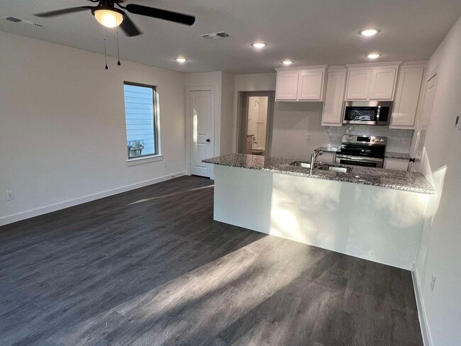 2428-2430 South Fannin Avenue - 2428-2430 South Fannin Avenue Unidad 2430