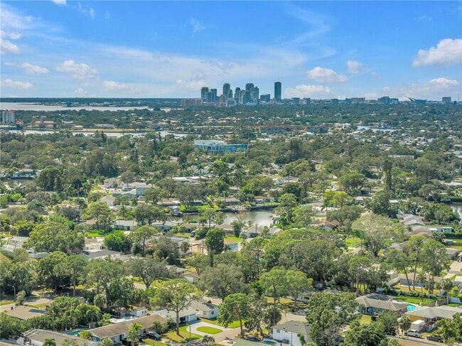 Photo - 4891 Venetian Blvd NE House