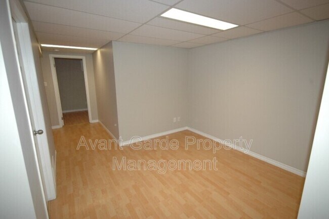 Photo - 16419-16105 105 Ave NW