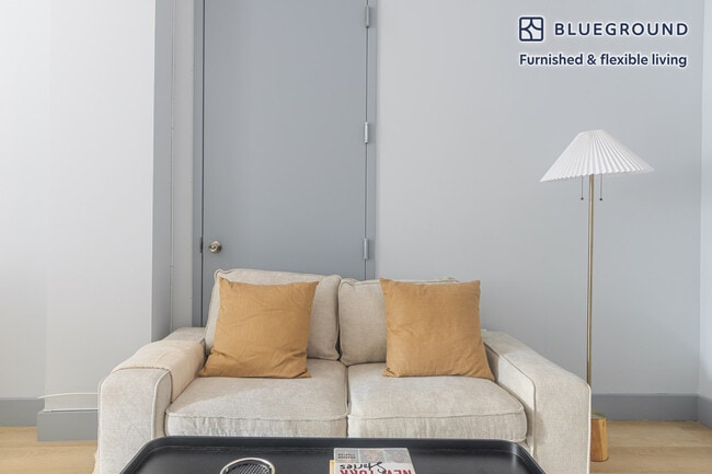 Photo - 161 W 54th St Unit FL8-ID1996